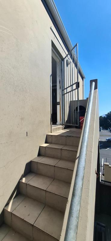 2 Bedroom Property for Sale in Goodwood Central Western Cape